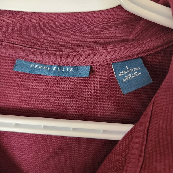 2 Perry Ellis sweaters - Picture 5 of 6